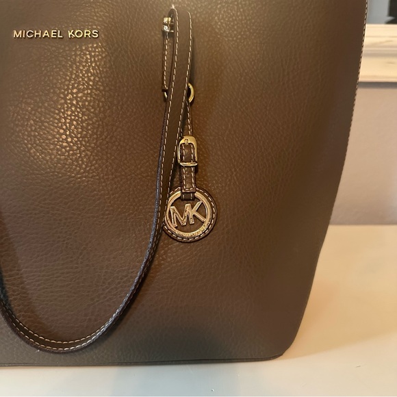 Michael Kors Shoulder Bag Large Brown/Tan - Picture 4 of 16